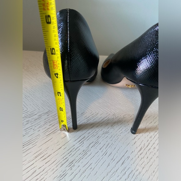 Prada Black Saffiano Vernice Leather Pointed-Toe Pumps size 42 - Picture 5 of 13
